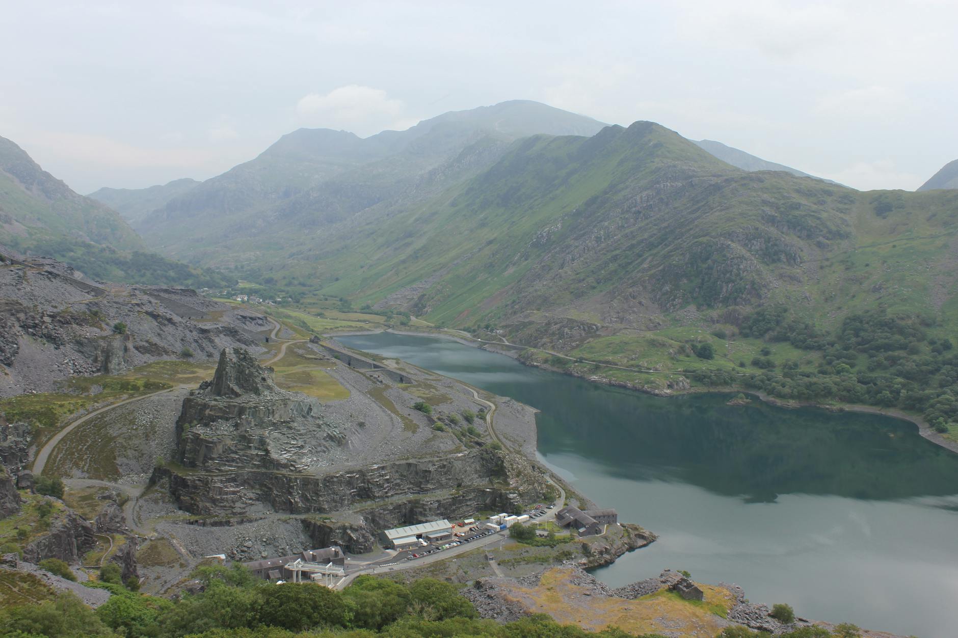 Day Trips from Liverpool: Best Excursions & Nearby Destinations 3 Dramatic Snowdonia mountain scenery in North Wales, accessible as a day trip from Liverpool