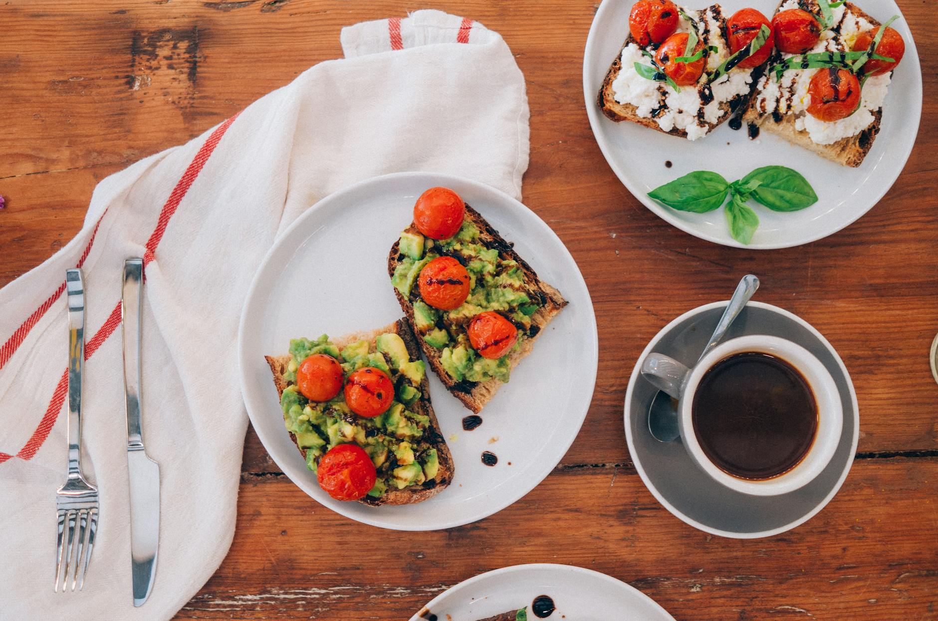 Liverpool Food & Dining Guide: Where to Eat 5 A beautifully presented brunch plate with fresh ingredients at a Liverpool cafe, part of the city's thriving brunch culture