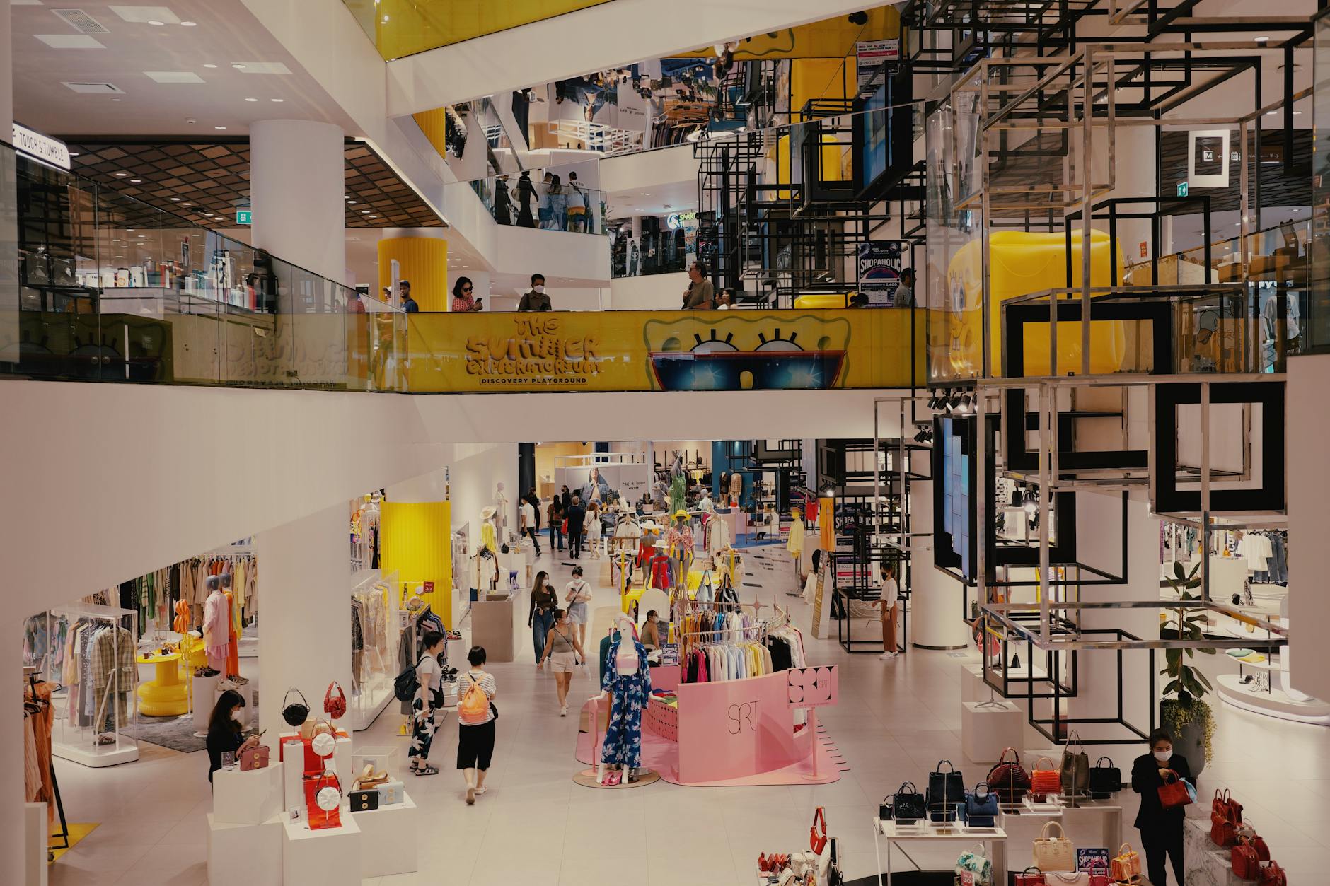 Liverpool Shopping Guide: Markets, Malls & Independent Shops 1 Liverpool ONE, the city's premier open-air shopping centre with over 170 stores, restaurants, and entertainment venues