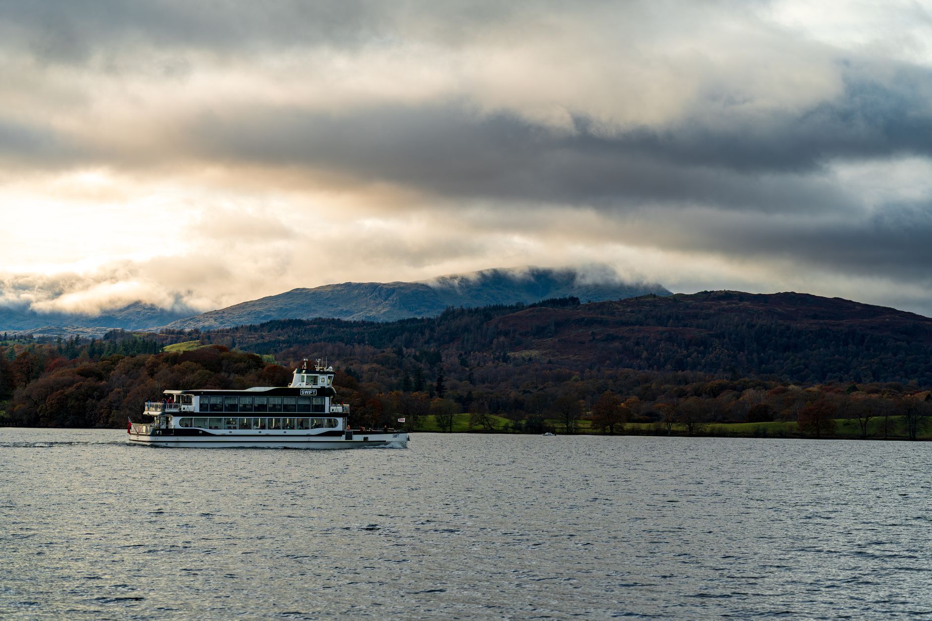Lake Windermere cruise Ambleside Grasmere Lake District