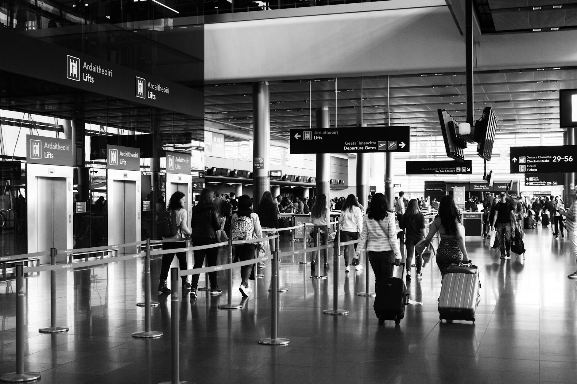 How to Get to Liverpool: Flights, Trains & Driving Guide 2 Liverpool John Lennon Airport - how to get to Liverpool by plane