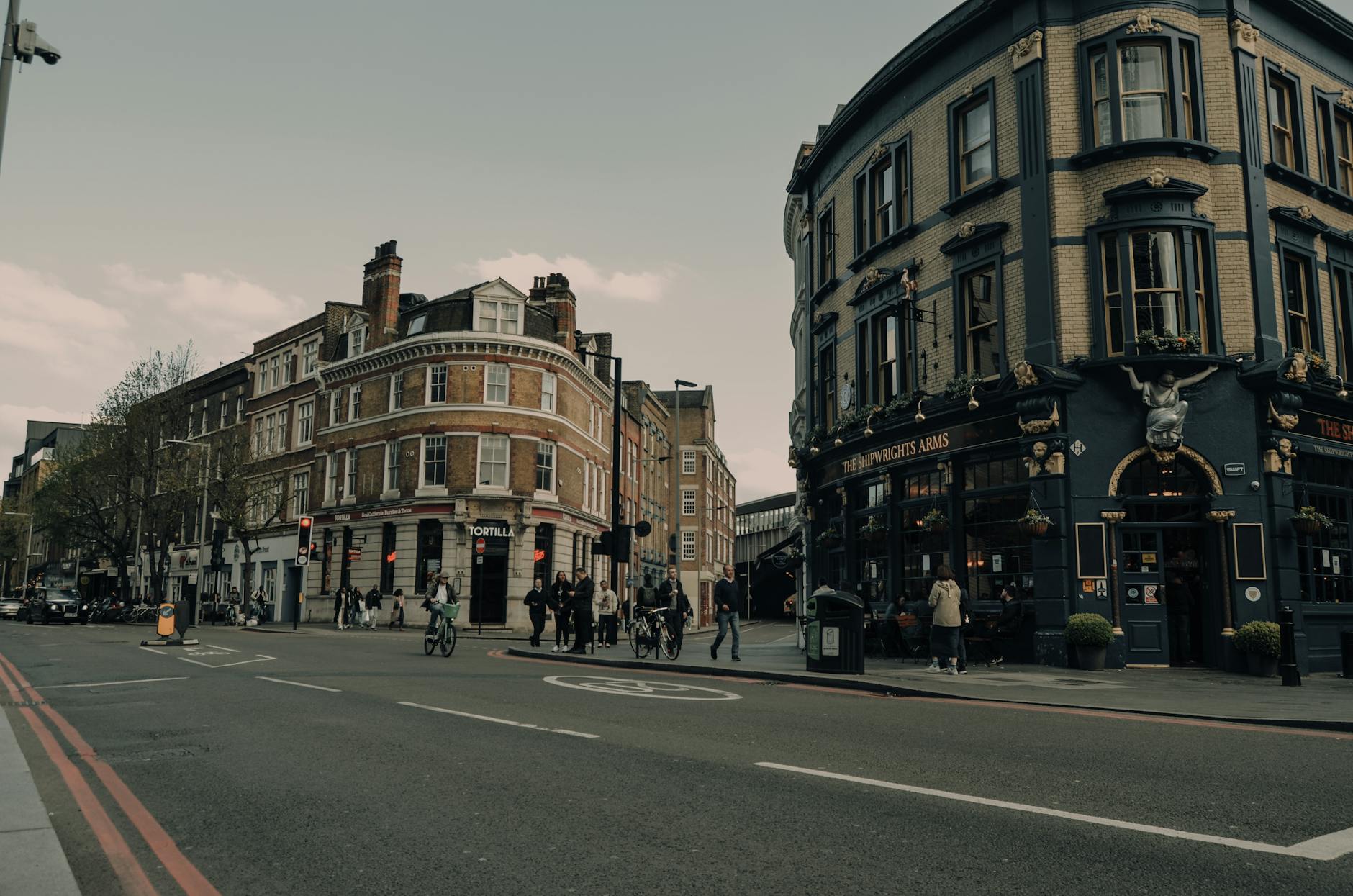 Hidden Gems in Liverpool: 20 Secret Spots Locals Love 3 Hidden Liverpool pub backstreet - Belvedere Sugnall Street Georgian quarter