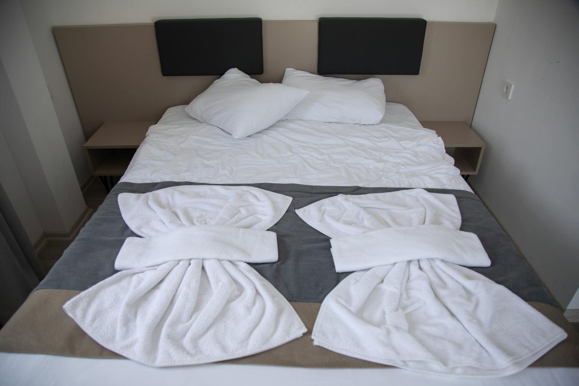 Best Hotels Liverpool City Centre: Ultimate 2026 Guide 3 Modern budget hotel room - best budget hotels Liverpool city centre