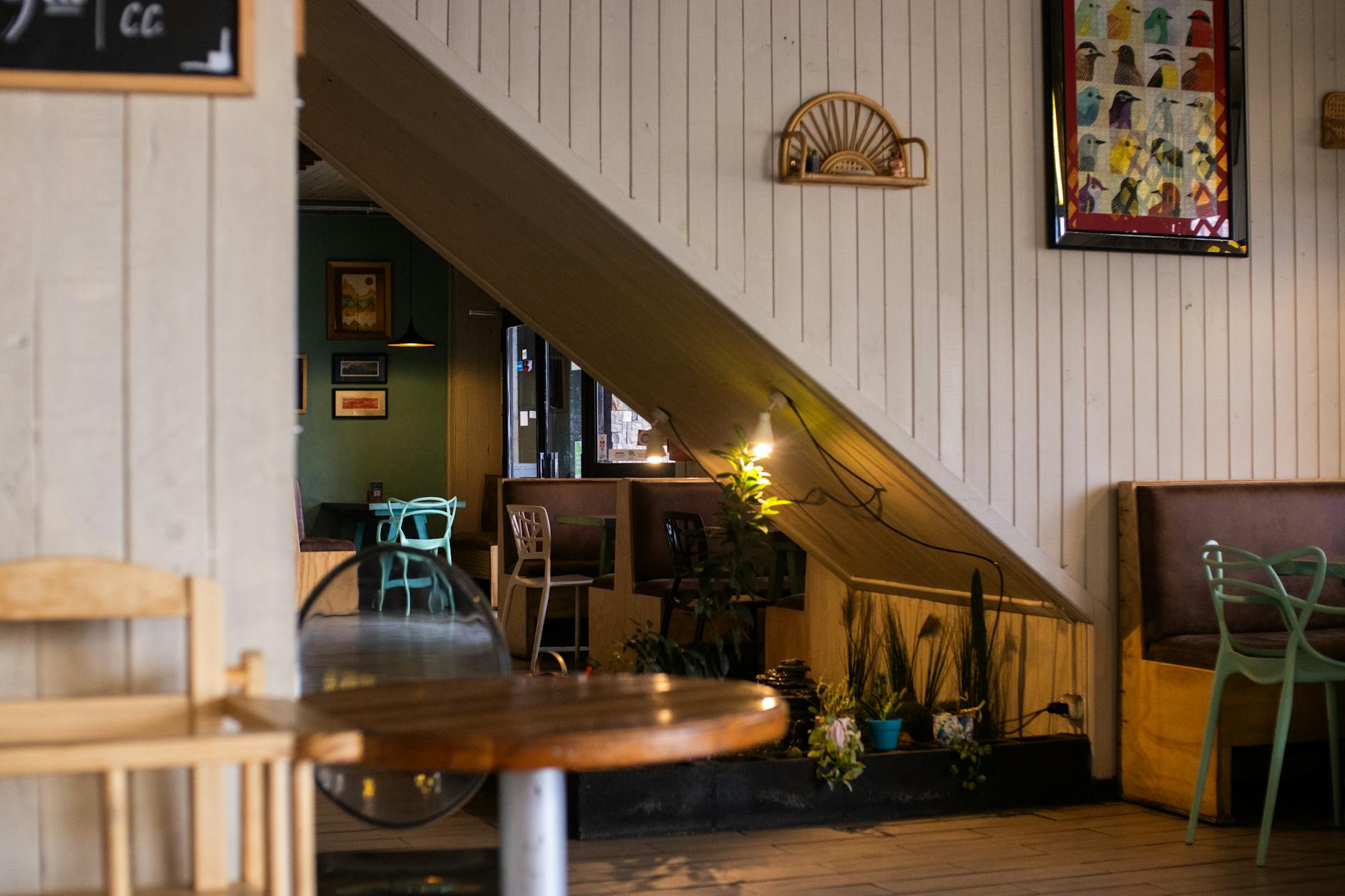 Best Cafes Liverpool: Coffee Culture & Independent Roasters 2026 3 Cosy independent cafe interior Liverpool coffee shop seating