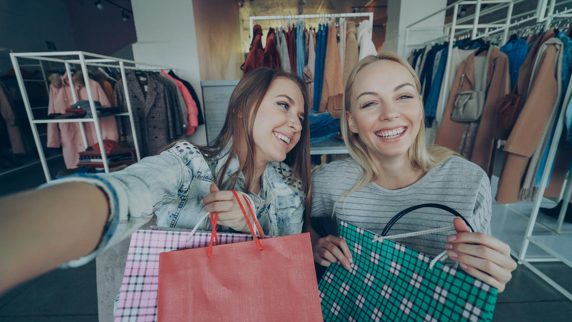 Shopping bags and stores - Liverpool ONE shopping centre guide store overview